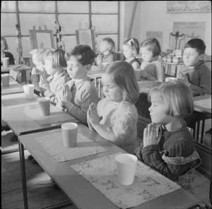A_Modern_Village_School-_Education_in_Cambridgeshire,_England,_UK,_1944_D23624